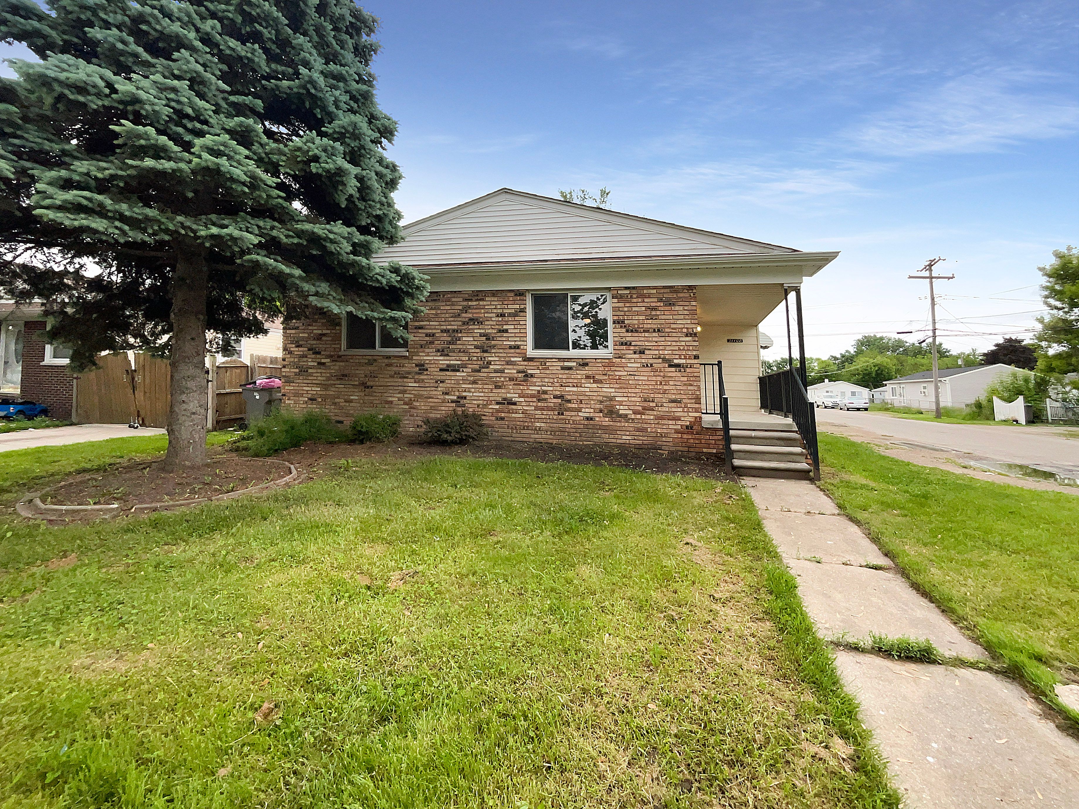 View Clinton Twp, MI 48035 house