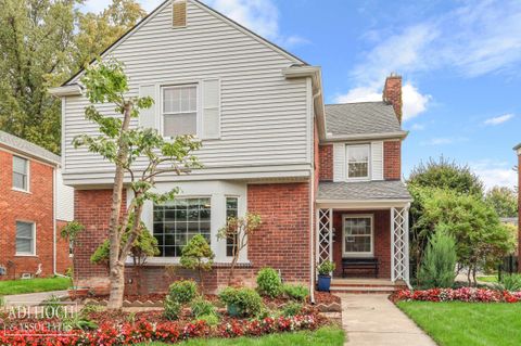 A home in Grosse Pointe Park