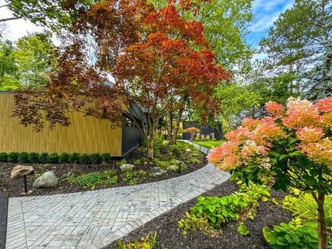 A home in Bloomfield Twp