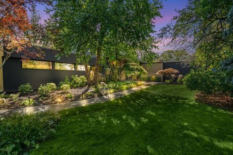 A home in Bloomfield Twp