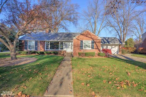 A home in Grosse Pointe Farms