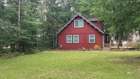 A home in Roscommon Twp