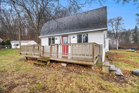 A home in Waterford Twp