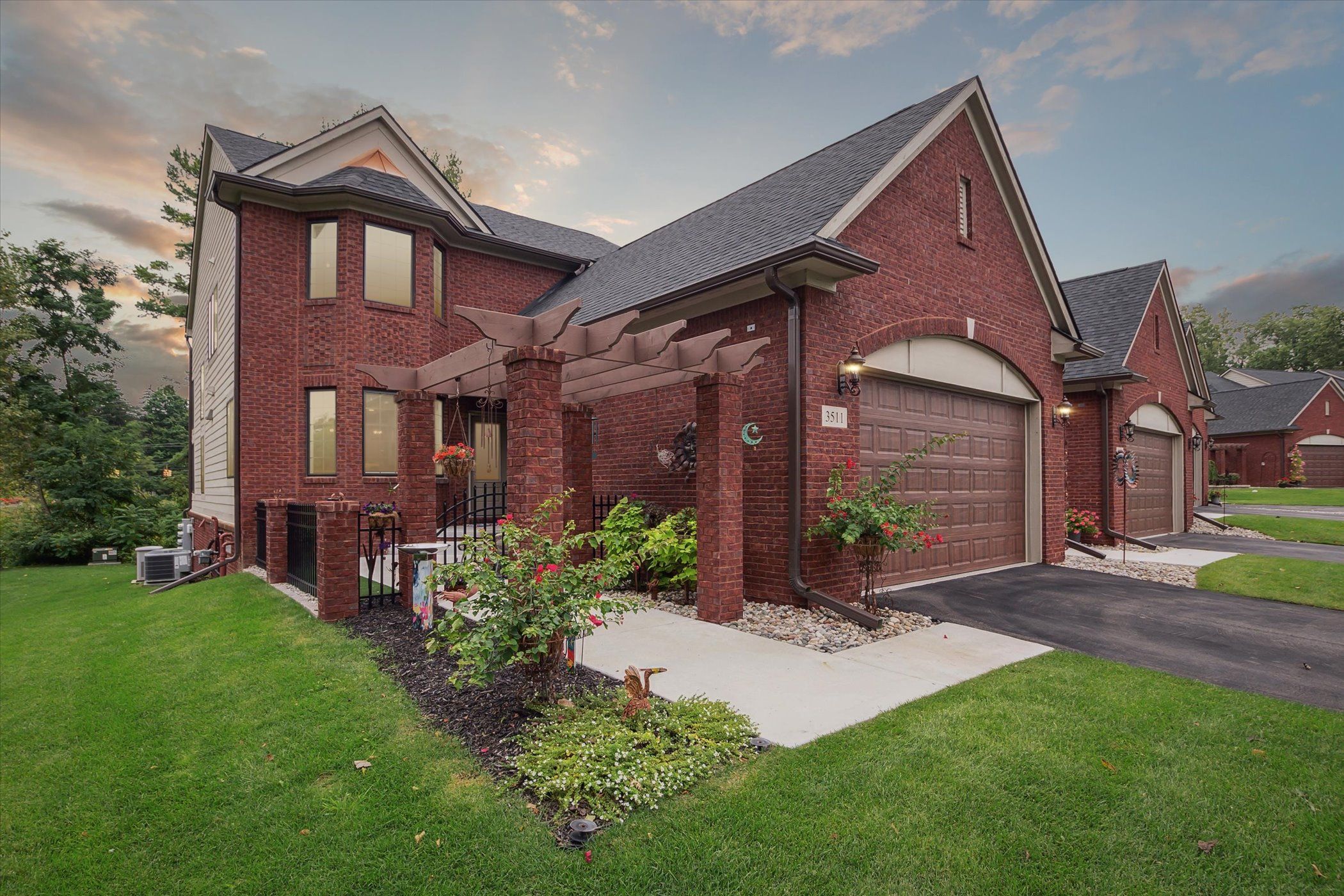 View Brighton Twp, MI 48114 condo