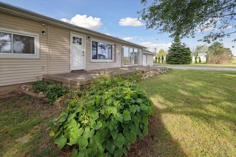 A home in Wells Twp