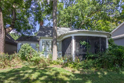 A home in Waterford Twp