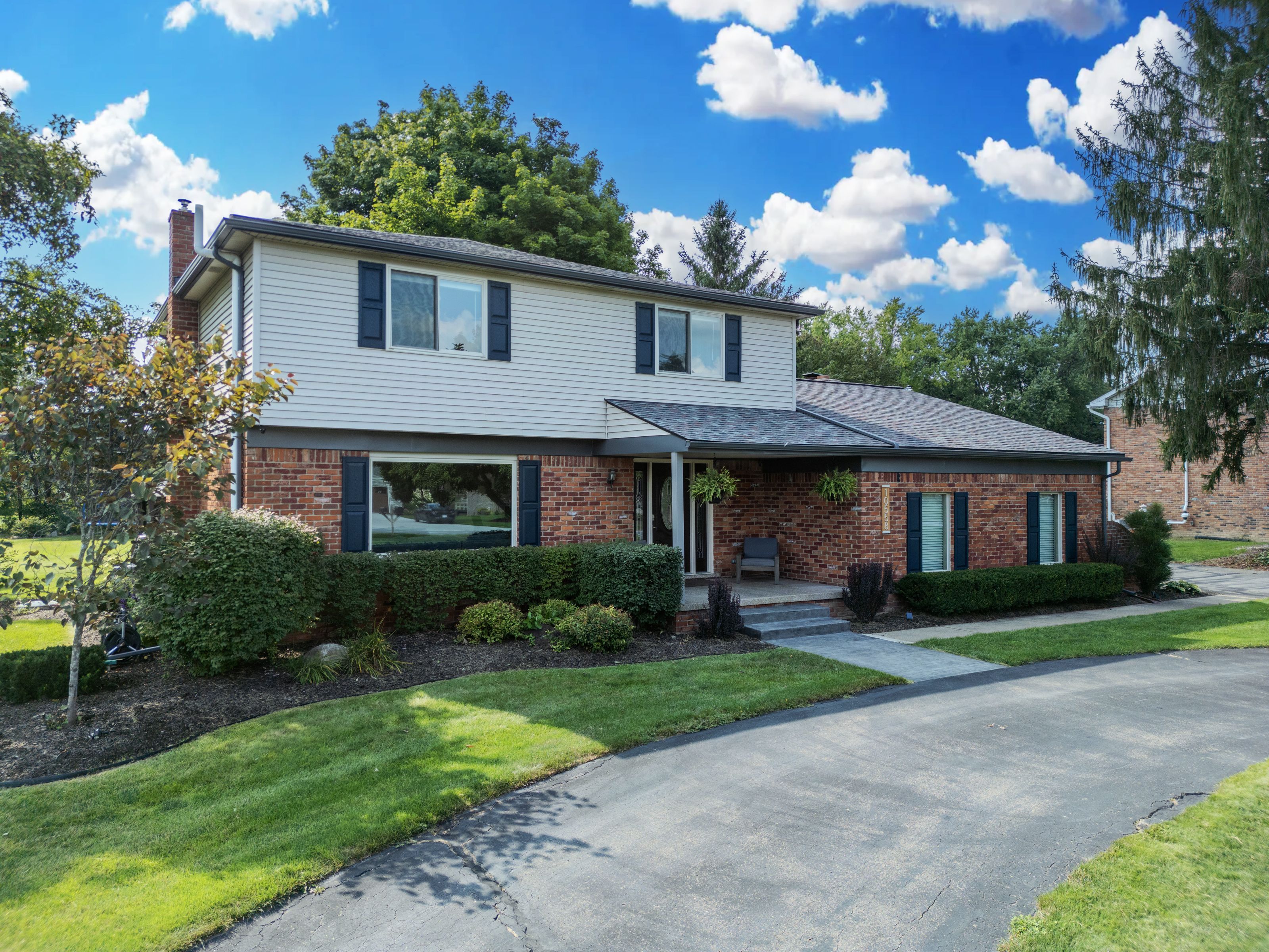 View Hartland Twp, MI 48114 house