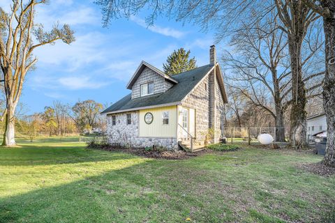 A home in Bloomingdale Twp