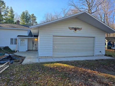 A home in Standish Twp