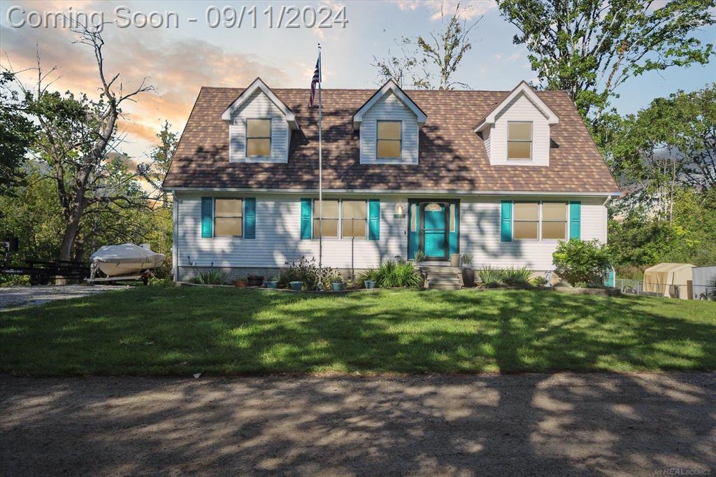 View Waterford Twp, MI 48327 house