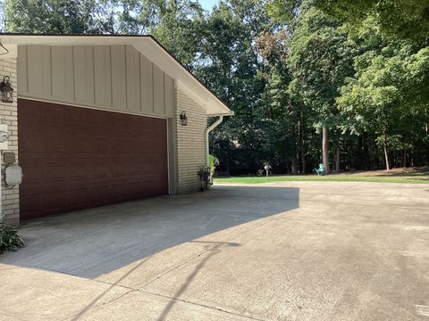 A home in Hartland Twp