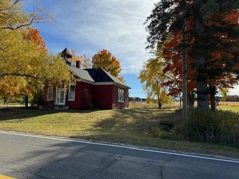 A home in Clam Lake Twp