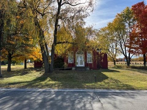 A home in Clam Lake Twp