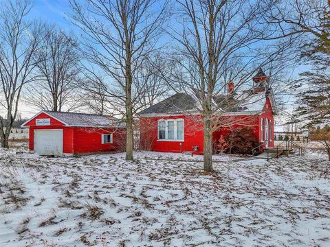 A home in Clam Lake Twp