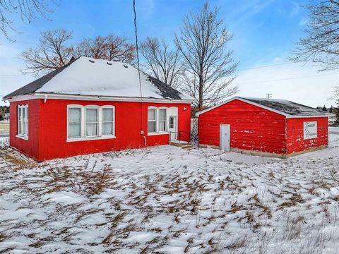 A home in Clam Lake Twp