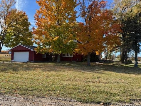 A home in Clam Lake Twp