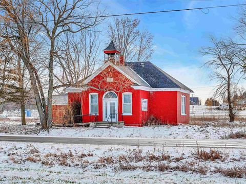 A home in Clam Lake Twp