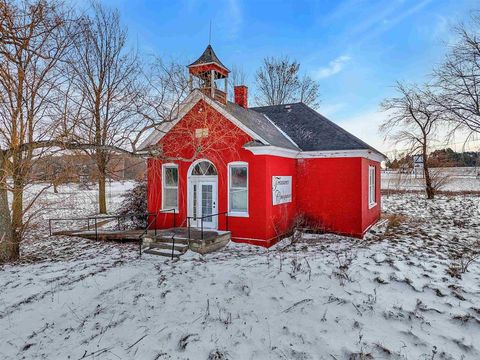 A home in Clam Lake Twp