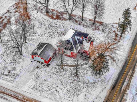 A home in Clam Lake Twp