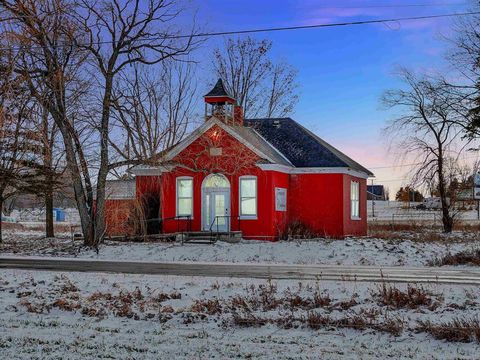 A home in Clam Lake Twp