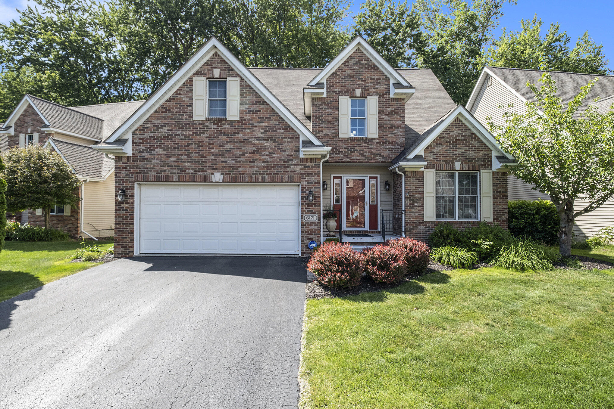 View Grand Blanc Twp, MI 48439 condo