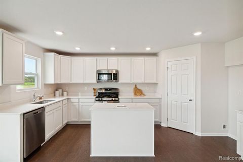 A home in HollyTownship_Oakland