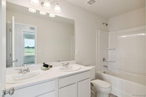 A home in HollyTownship_Oakland