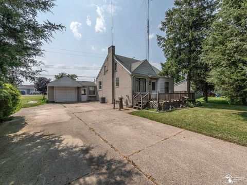 A home in Frenchtown Twp