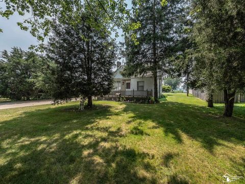 A home in Frenchtown Twp