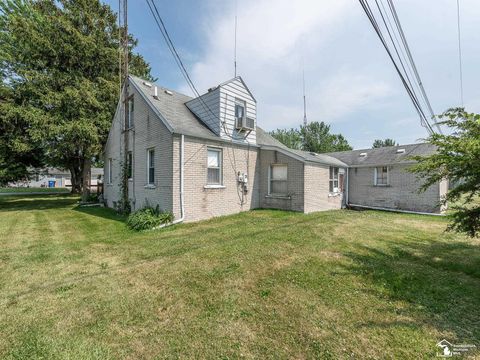 A home in Frenchtown Twp