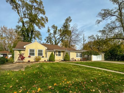 A home in Beverly Hills Vlg