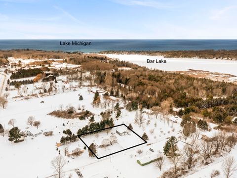 A home in ManisteeTownship_Manistee