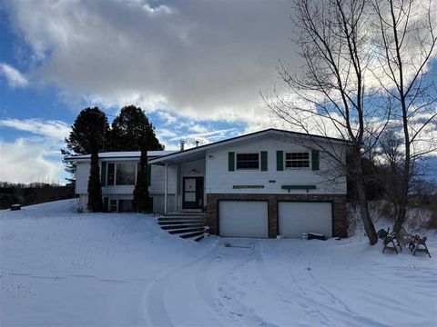 A home in Banks Twp