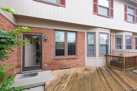 A home in West Bloomfield Twp