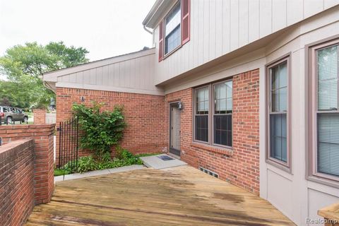 A home in West Bloomfield Twp