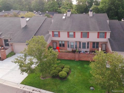 A home in West Bloomfield Twp