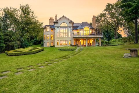 A home in Bloomfield Hills