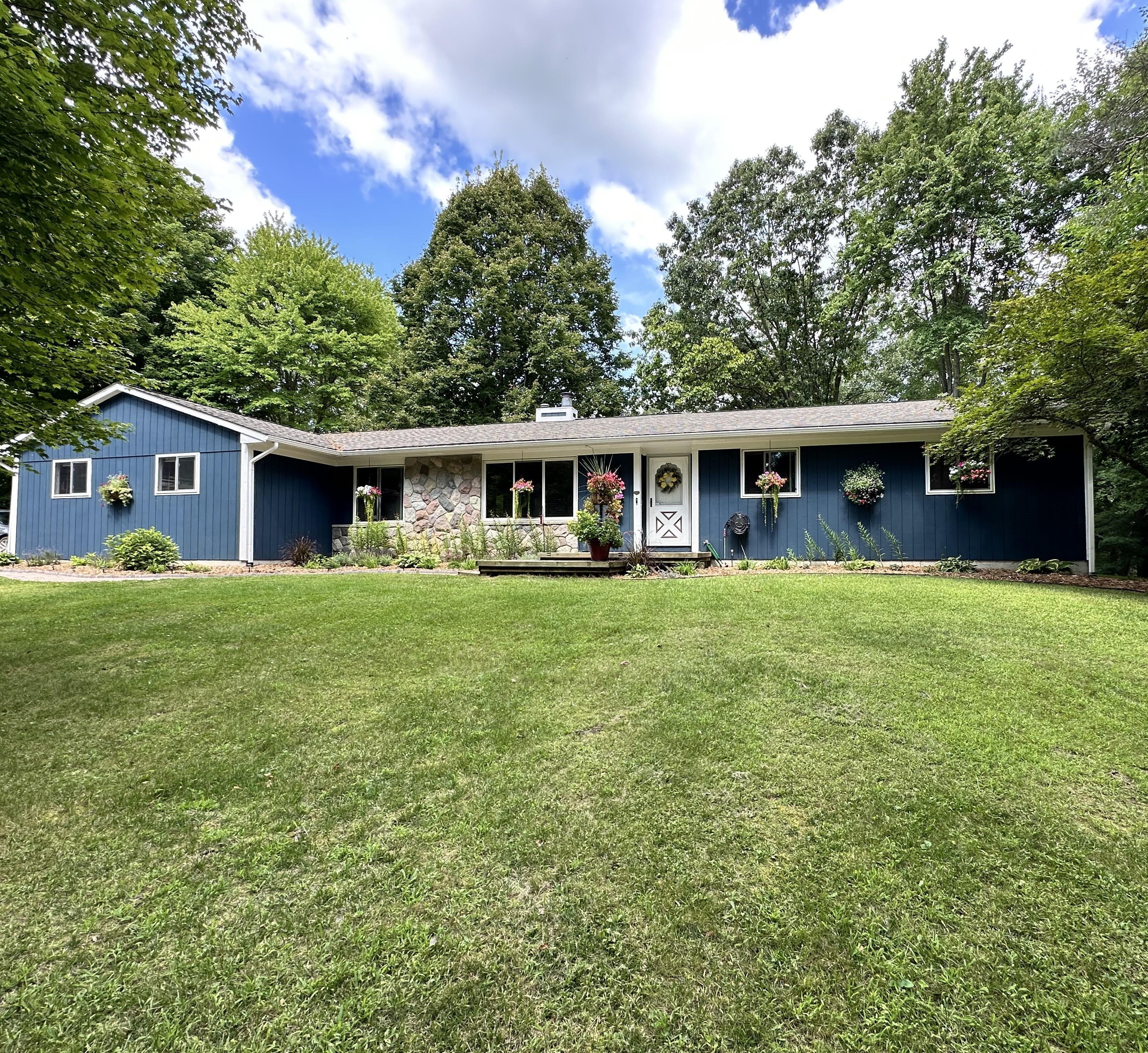 View Hartland Twp, MI 48430 house