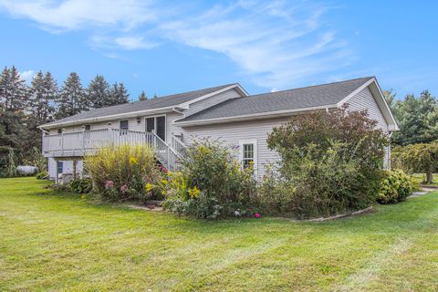 A home in Stockbridge Twp