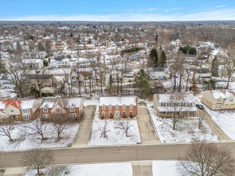 A home in West Bloomfield Twp