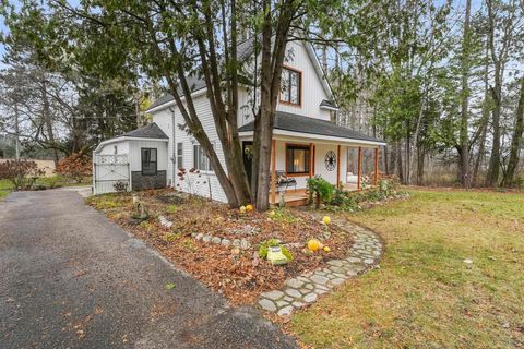 A home in Clam Lake Twp