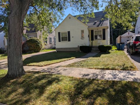 A home in Harper Woods