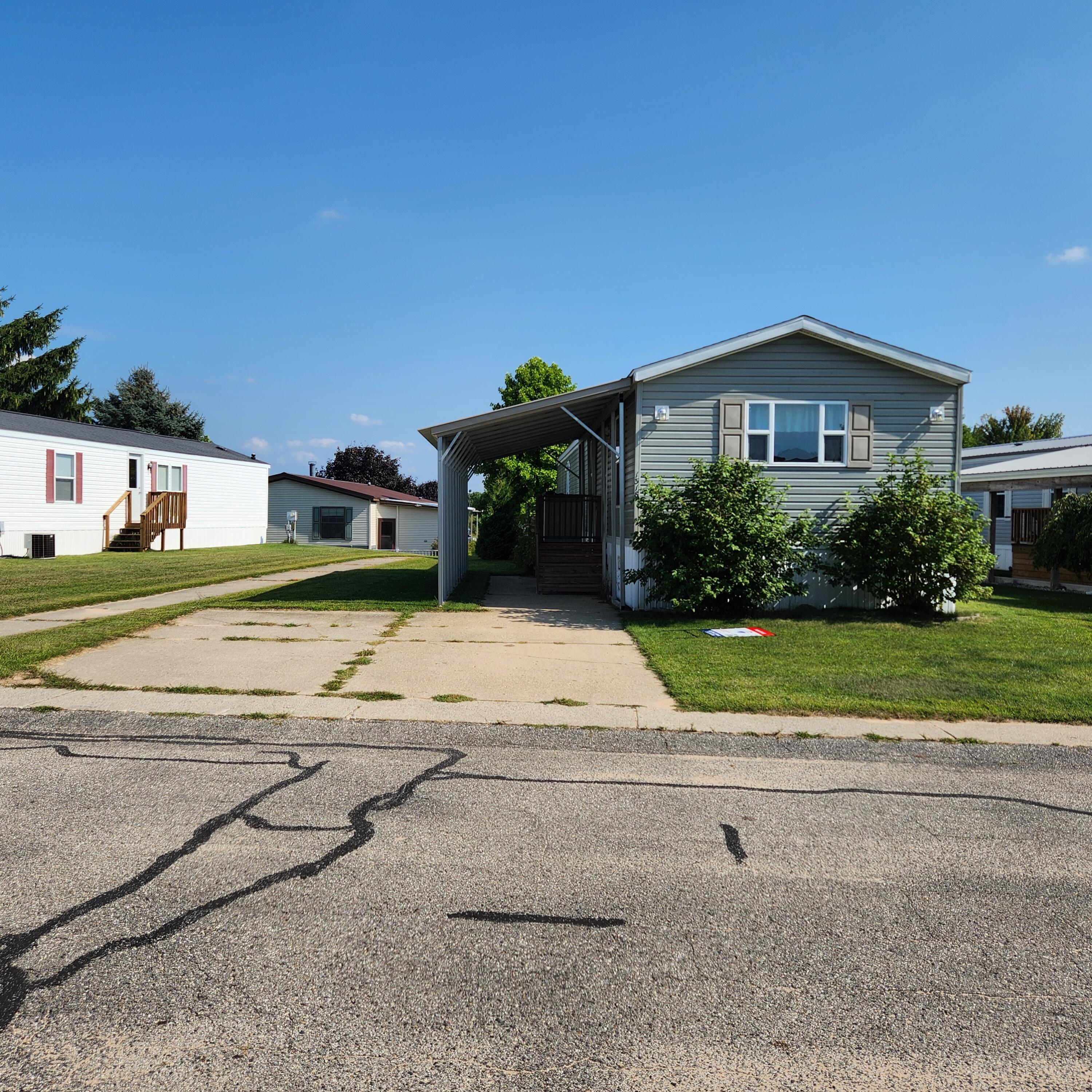 View Fremont, MI 49412 mobile home