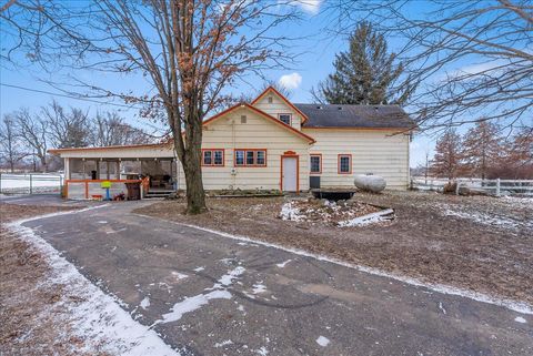 A home in Leslie Twp