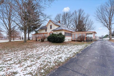 A home in Leslie Twp