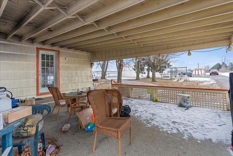 A home in Leslie Twp