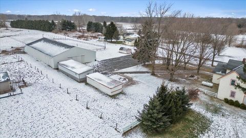 A home in Leslie Twp