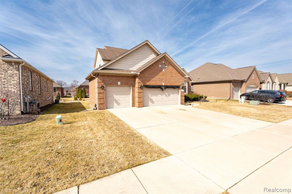 43805 PHEASANT Lane