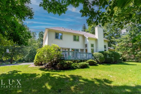 A home in Lyon Twp