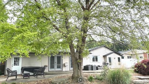 A home in Putnam Twp